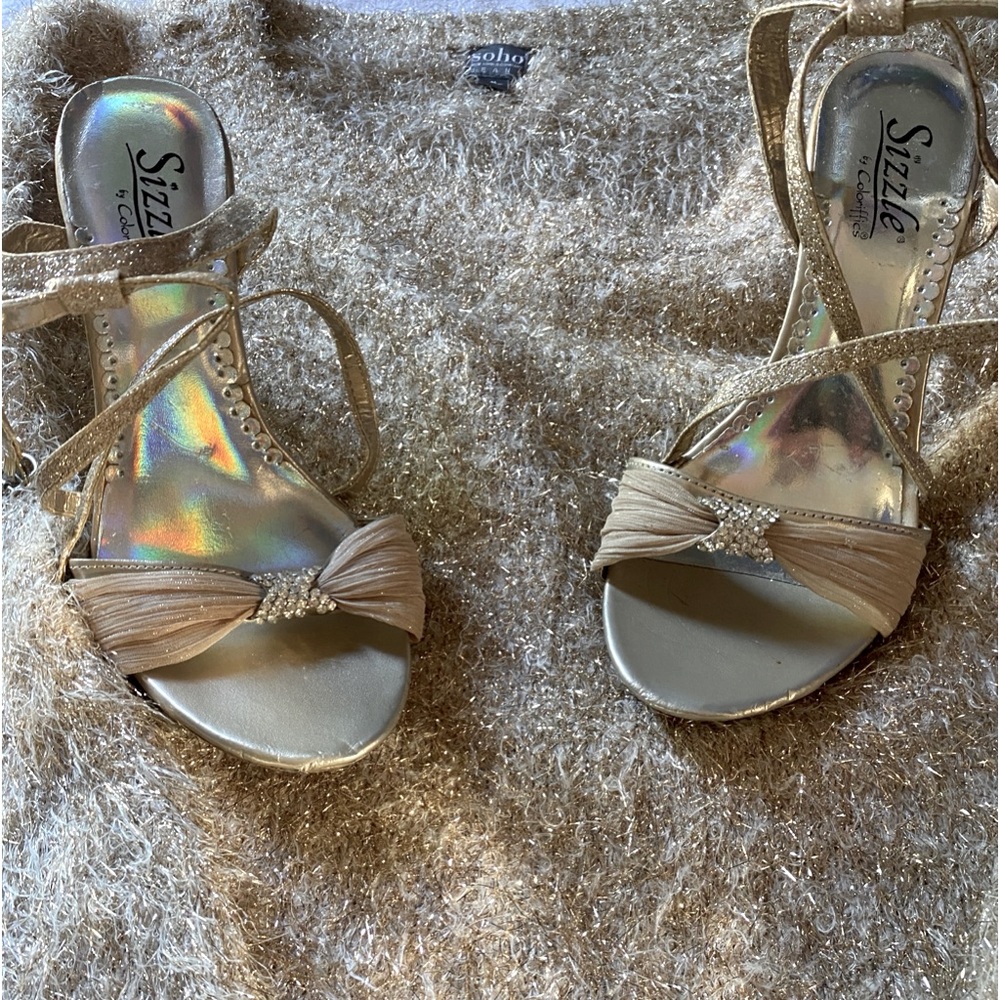 Prom or homecoming Gold heel Sizzle by coloriffics